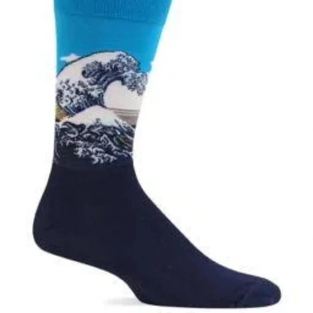 🌹NWT HOT SOX • MenS Famous Artist Series Great Waves Blue & White Crew Socks